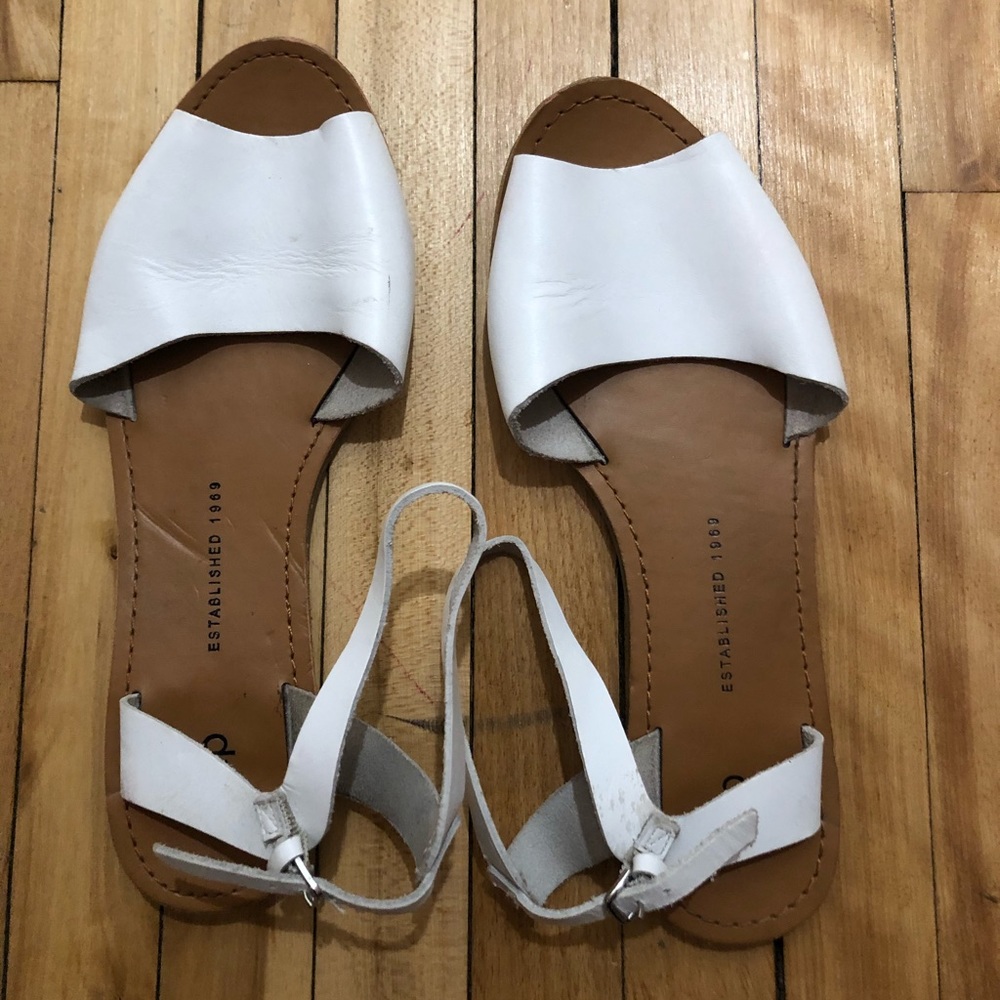 Gap white leather sandals -8/39